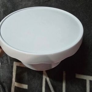 Wilton White Plastic Cake Stand / Display Pedestal